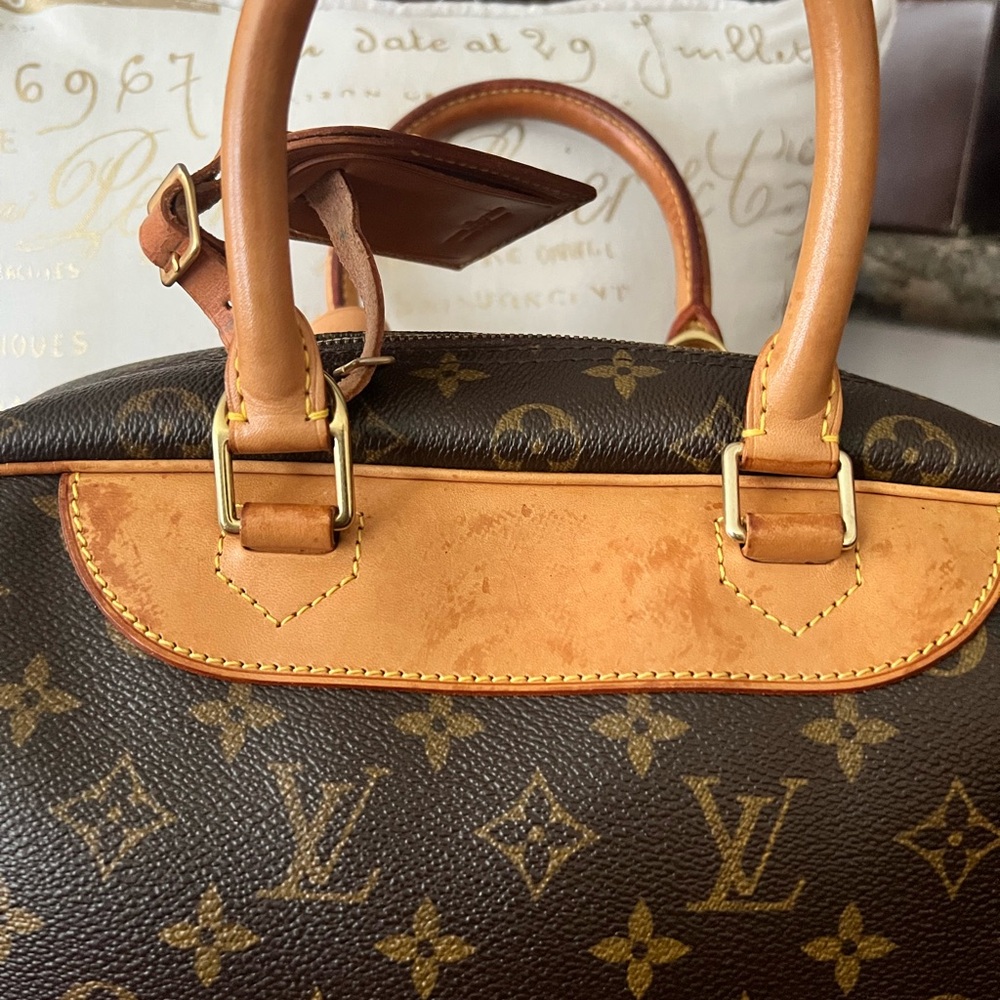 🎉 24 Hour Sale 💯Authentic LOuis Vuitton Monogram Deauville + Free 🎁 - Picture 9 of 16